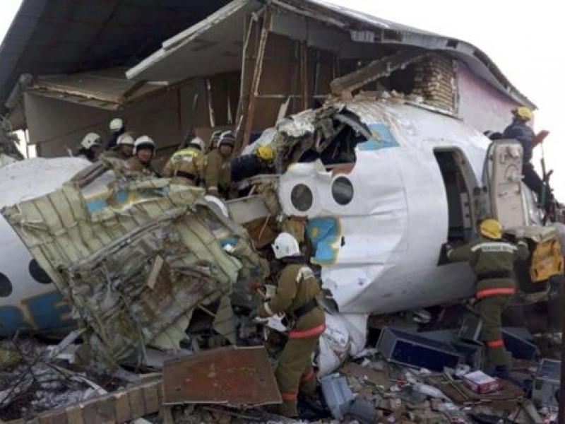 Καζακστάν- τραγωδία: 12 οι νεκροί, συνετρίβη αεροσκάφος με 100 επιβάτες