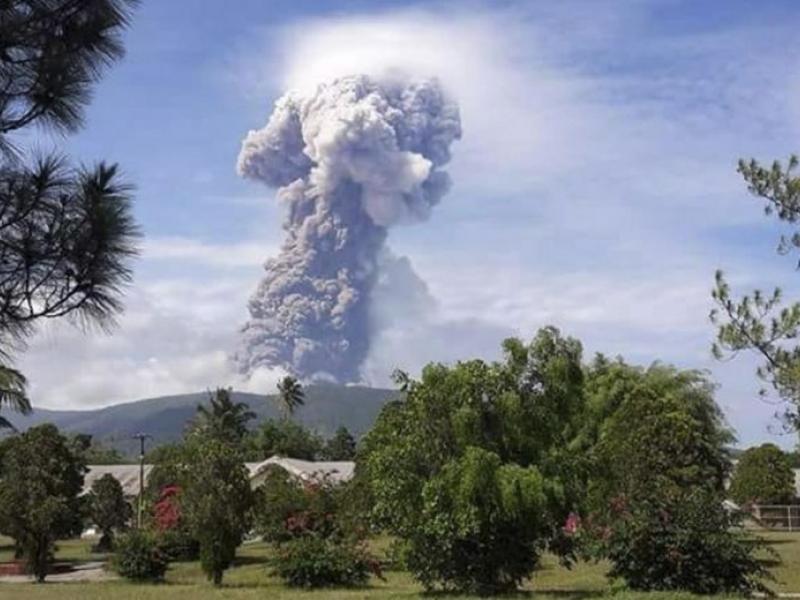 έκρηξη ηφαιστείου στην Ινδονησία
