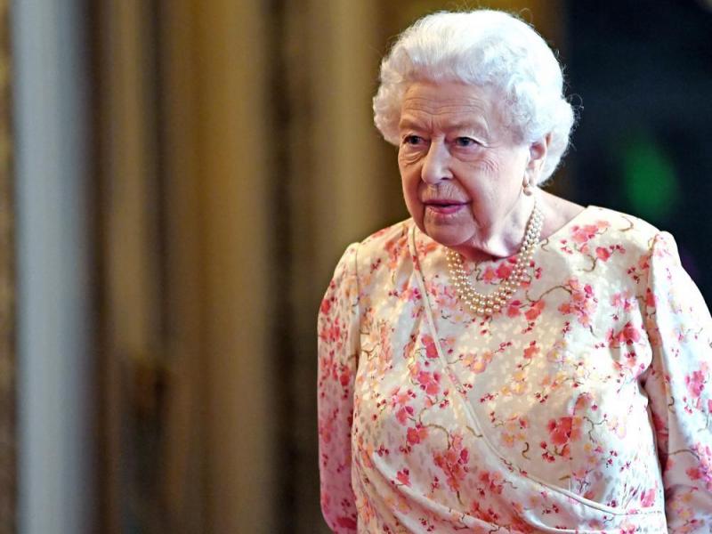 Η Βασίλισσα Ελισάβετ αναζητά υπεύθυνο για τα social media