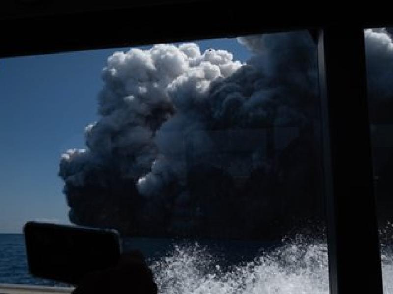 Νέα Ζηλανδία: Πέντε οι νεκροί - Η στιγμή της έκρηξης του ηφαιστείου (Videos)