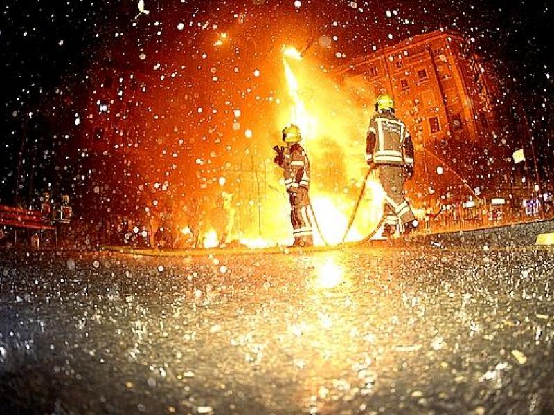 Ισπανία: Πυρκαγιά σε χημικό εργοστάσιο- Εκκένωση περιοχής της Καταλονία