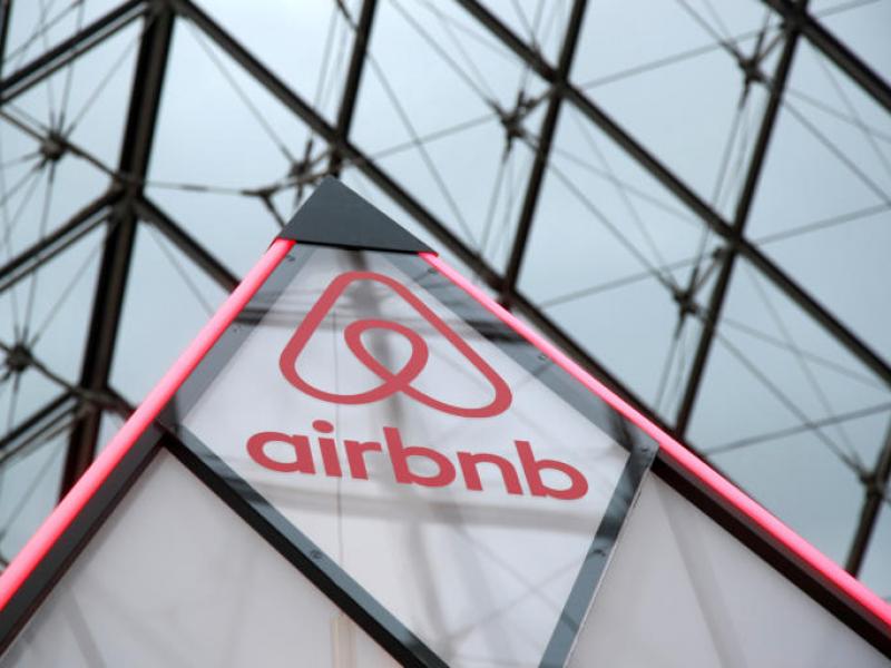 Airbnb: Καταδικαστική απόφαση για ιδιοκτήτρια - «Παράθυρο» για μαζικές προσφυγές