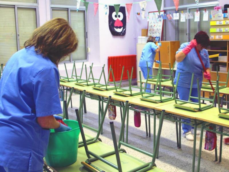 Σε επίσχεση εργασίας οι απλήρωτες σχολικές καθαρίστριες στην Κεφαλονιά