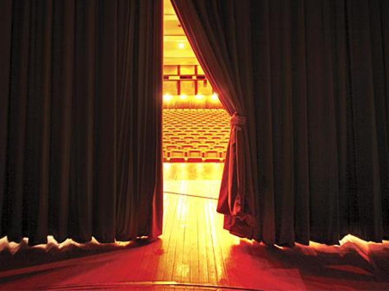 Ιταλία: Ηθοποιοί κλείστηκαν σε θέατρο - «Όχι» στο λουκέτο στον Πολιτισμό