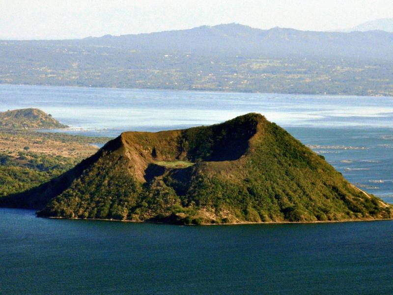 Σε κατάσταση συναγερμού οι Φιλιππίνες - Ξύπνησε το ηφαίστειο Τάαλ