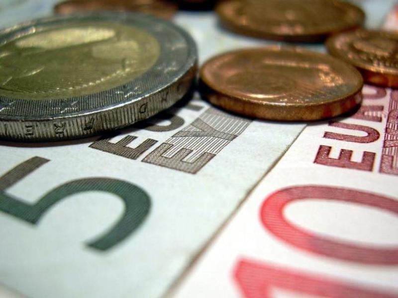 Κατώτατος μισθός: Από 1η Ιανουαρίου αυξάνεται στα 633 ευρώ