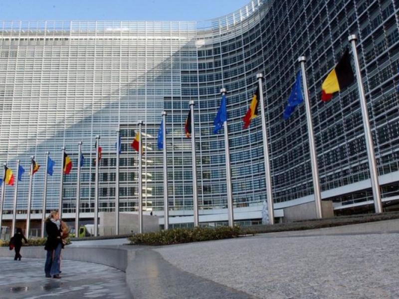 1.800 αμειβόμενες θέσεις πρακτικής άσκησης στην Ευρωπαϊκή Επιτροπή