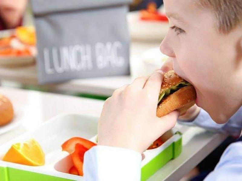 Διατροφή και παιδί: Πως μπορούν να επηρεαστούν οι διατροφικές του συνήθειες