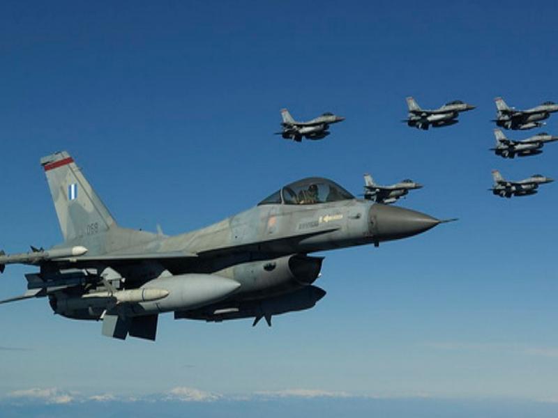 Πτώση F-16: Μιάμιση ώρα ήταν μέσα στη θάλασσα ο πιλότος