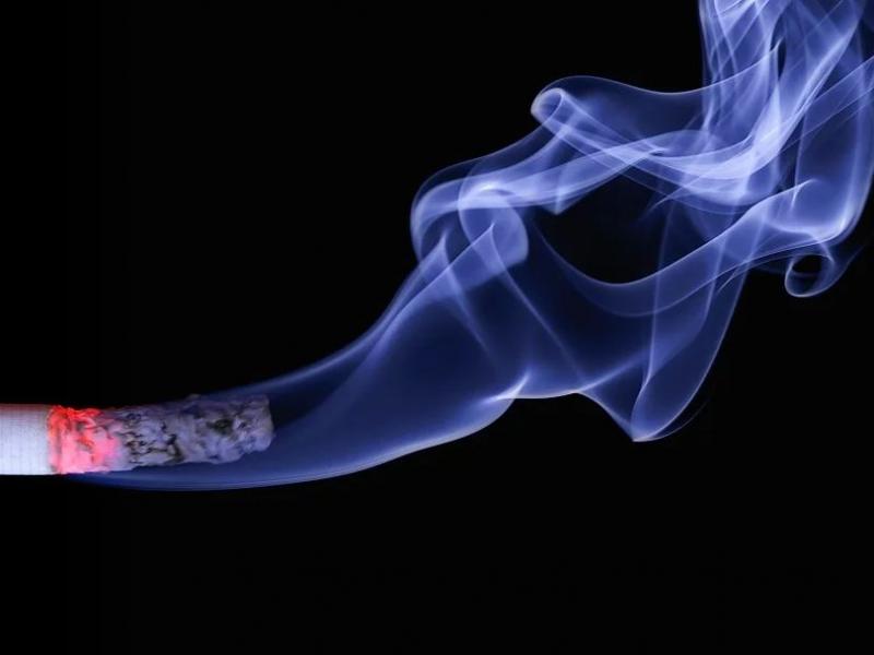 Και οι νέοι καπνιστές κινδυνεύουν από τον κορονοϊό