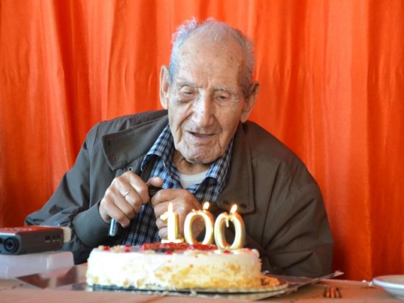 Μυτιλήνη: Τα 100 χρόνια γιόρτασε ο Γιάννης Καραγεωργίου - Επιβίωσε από τη ναζιστική θηριωδία