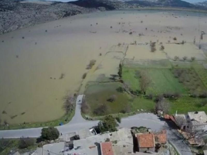 Λασίθι: Πλημμυρισμένο τοπίο ο κάμπος του Οροπεδίου. Ανησυχία για τον περιφερειακό δρόμο