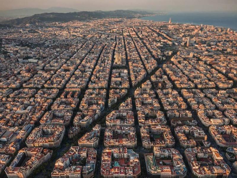 Superblocks: Ένα πείραμα στη Βαρκελώνη που αλλάζει τη ζωή των κατοίκων