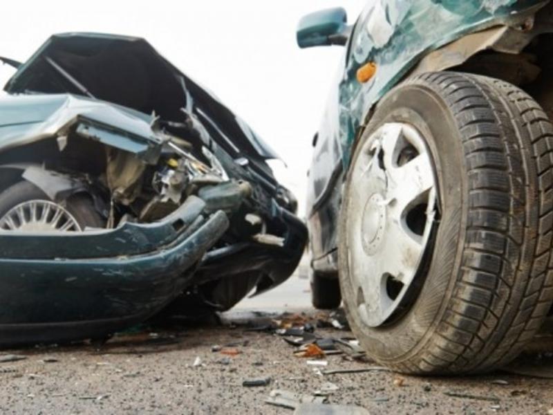 Xάος στην Κυψέλη: Μεθυσμένος οδηγός χτύπησε πάνω από 10 σταθμευμένα οχήματα (Βίντεο)