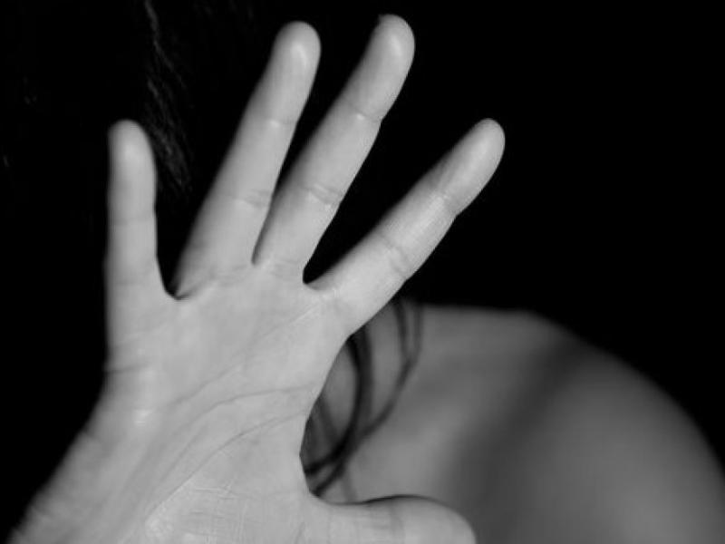 Τριχωνίδα - Καταγγελία: Ιερέας ασέλγησε σε γυναίκα