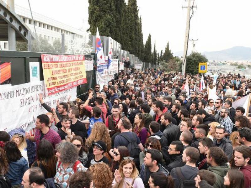 Θεσσαλονίκη: Παράσταση διαμαρτυρίας για τον υπολογισμό των κενών και πλεονασμάτων για τις μεταθέσεις- 26/2