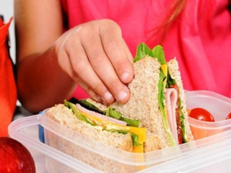 Σχολικά γεύματα: Καταγγελία για κίνδυνο υγείας μαθητών λόγω παράνομης συγκρότησης της επιτροπής παραλαβής 
