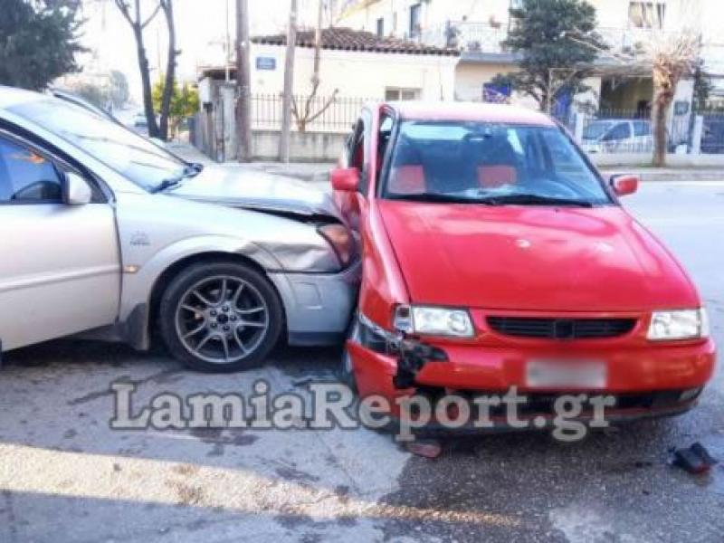 Λαμία: Τροχαίο με μαθητές που πήγαιναν σχολείο (Φωτογραφίες)