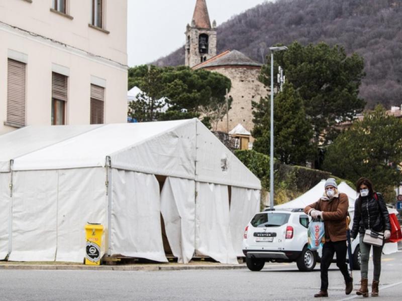 Απαγόρευση εκδηλώσεων άνω των 1.000 ατόμων στην Ελβετία για τον κορονοϊό