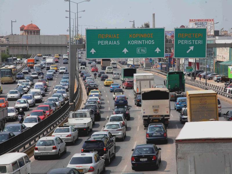 Κηφισός: Χάος έχει προκαλέσει σύγκρουση νταλίκας με ΙΧ - Μποτιλιάρισμα 9 χλμ.