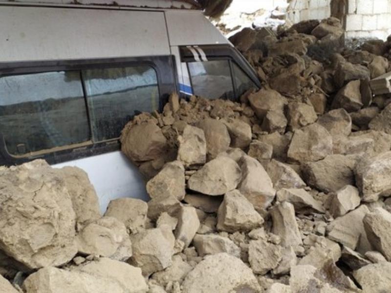 Ισχυρός σεισμός 5,7 Ρίχτερ στην Τουρκία: Επτά νεκροί - Κατέρρευσαν κτίρια