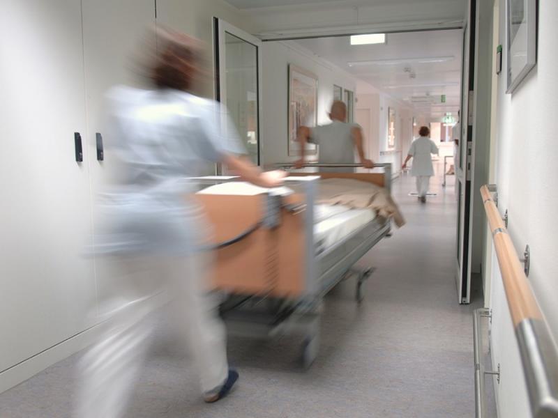Νοσοκομείο Πύργου: Κατέρρευσε ο μοναδικός παθολόγος του νομού - Έψαχναν για ώρες γιατρό