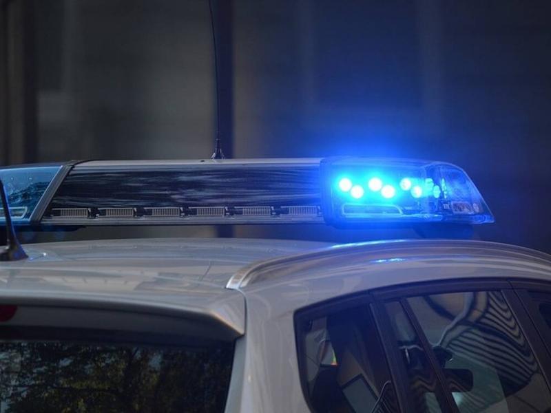 Σπάτα: Περιπετειώδης καταδίωξη κλεμμένου αυτοκινήτου – Συνελήφθη ανήλικος