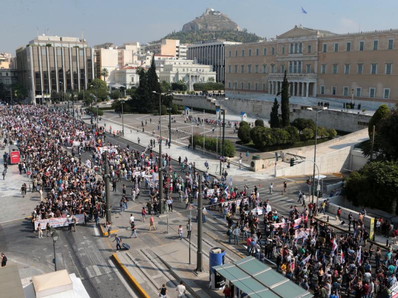 «Φρένο» στις πορείες βάζει η κυβέρνηση - Ιδιώνυμο αδίκημα η βία στους δρόμους