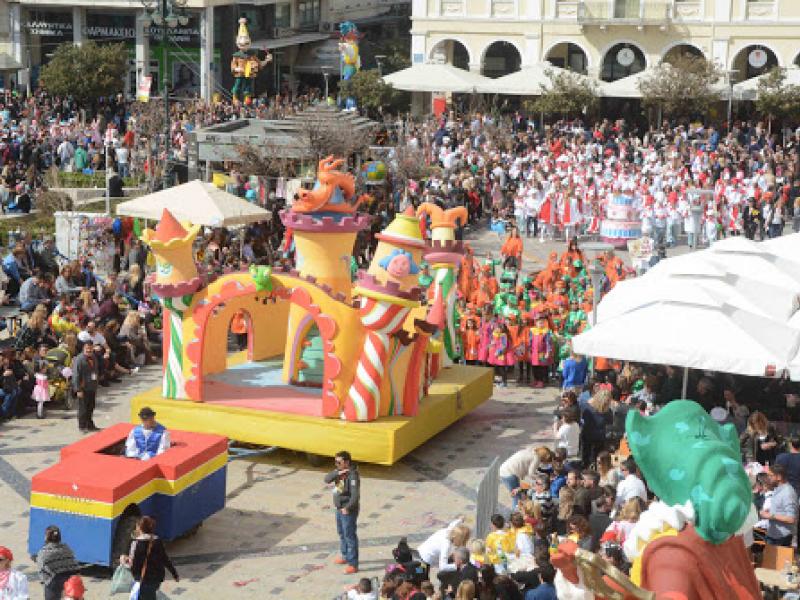 Πάτρα: Πάνω από 14.000 παιδιά στην παρέλαση του Καρναβαλιού των Μικρών