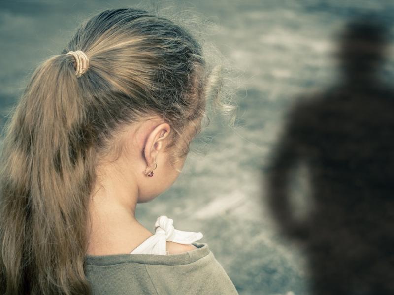 Φρίκη στο κέντρο της Αθήνας- Πατέρας βίαζε την κόρη του από την ηλικία των 7 ετών
