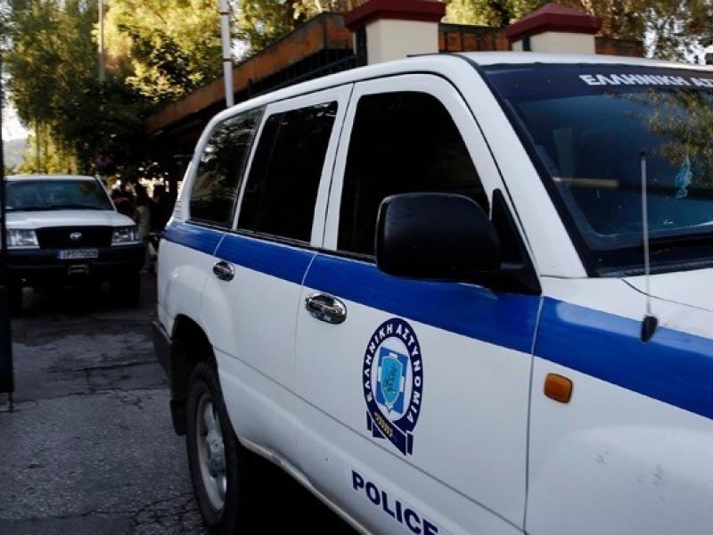 Εκρηξη στην είσοδο της πολυκατοικίας που διαμένει ο Θάνος Τζήμερος