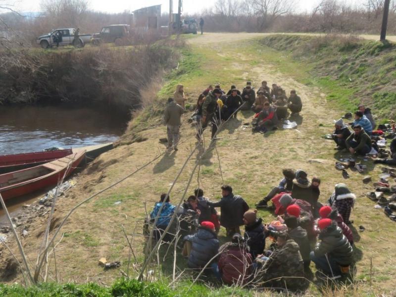 Έβρος: Ένοπλοι κάτοικοι «συλλαμβάνουν» πρόσφυγες και επιτέθηκαν σε ...