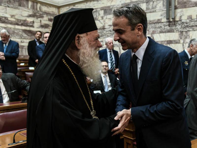 Κυβέρνηση σε Ιερώνυμο: «Στην Ελλάδα δεν λύνονται τα ζητήματα δικαιωμάτων με δημοψηφίσματα»