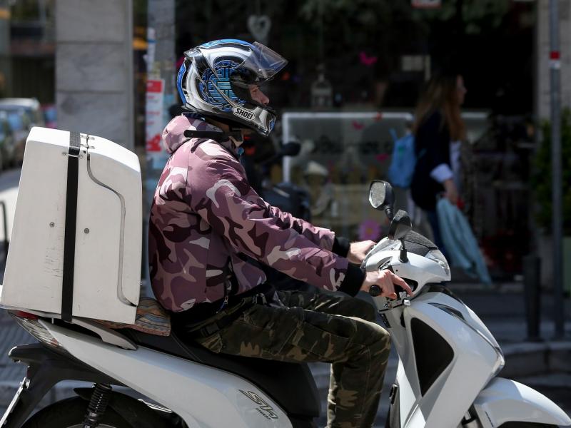 Πατήσια: Παραβίασε «Stop» και μαχαίρωσε διανομέα που του έκανε παρατήρηση