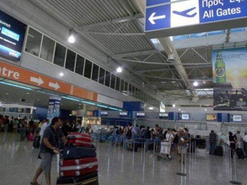 Συνελήφθη γνωστός τράπερ στο αεροδρόμιο «Ελ. Βενιζέλος» - Προσπάθησε να κλέψει βαλίτσες