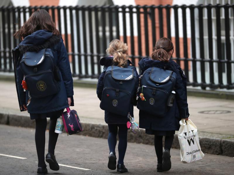 Κορονοϊός-Βρετανία: Υπό αμφισβήτηση η απόφαση για τα κλειστά σχολεία