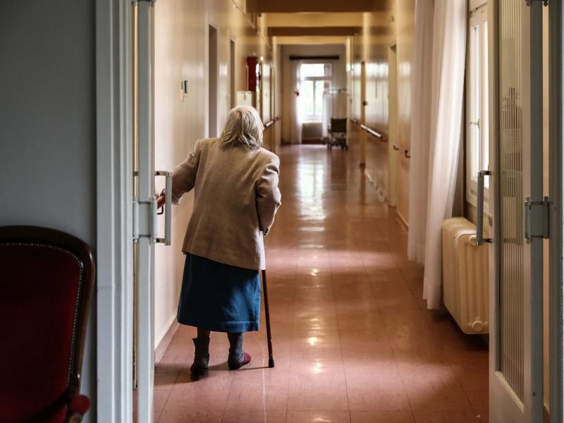 Γιατρός γηροκομείου στη Νέα Μάκρη: Aσυμπτωματικοί οι ηλικιωμένοι με κορονοϊό