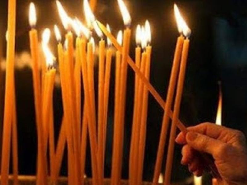 Πιστή άναψε 58 κεριά και παραλίγο να βάλει φωτιά σε παρεκκλήσι