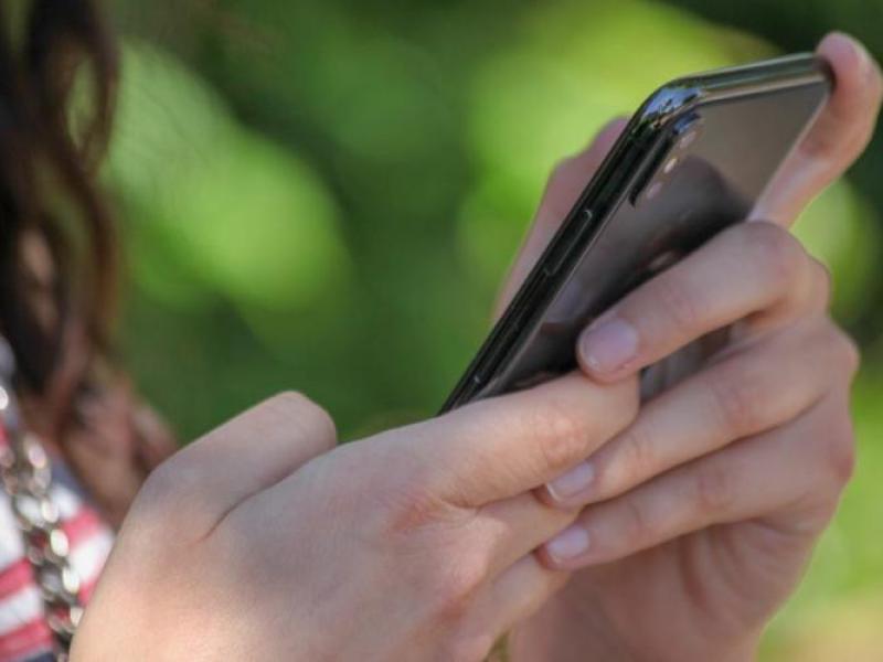 Εξ αποστάσεως εκπαίδευση: Δωρεάν πρόσβαση από κινητά σε ψηφιακές πλατφόρμες