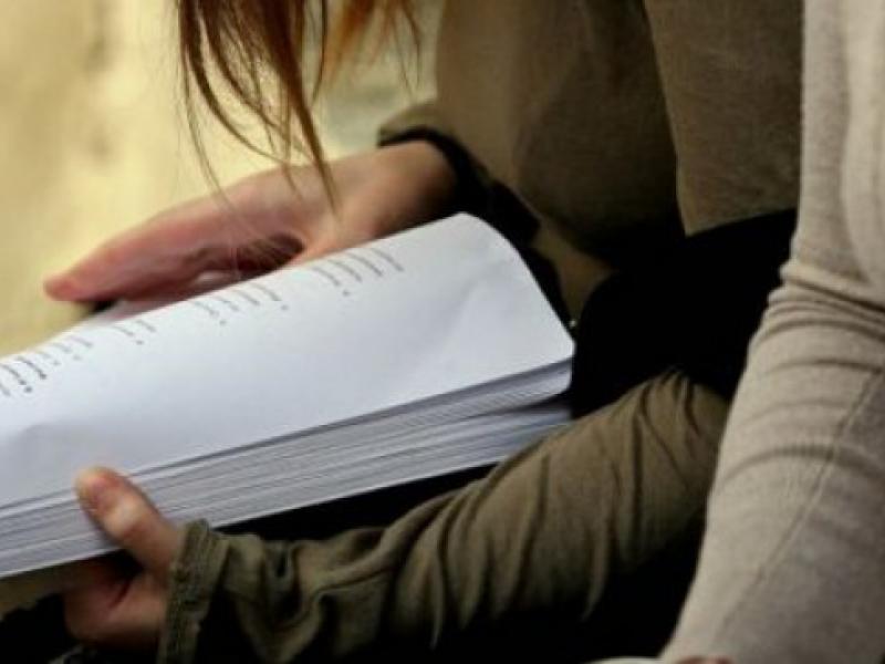 Μαθήτρια για πανελλαδικές: Θεωρείτε ότι αν πάμε ντυμένοι σαν τους κομάντο να γράψουμε είναι σωστό;