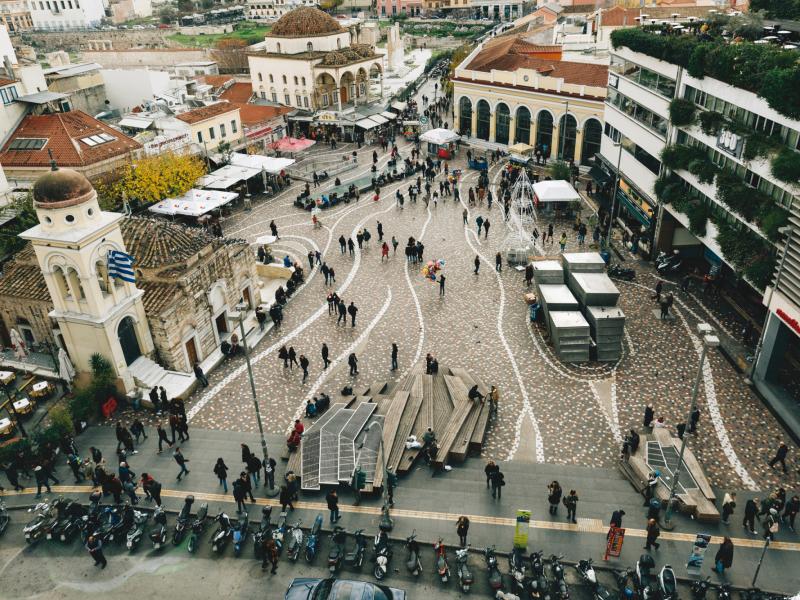 Η Αθήνα ξεμουδιάζει…