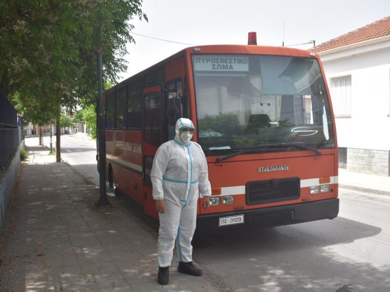 Λάρισα: Ένταση και φωτιές στον οικισμό της Νέας Σμύρνης