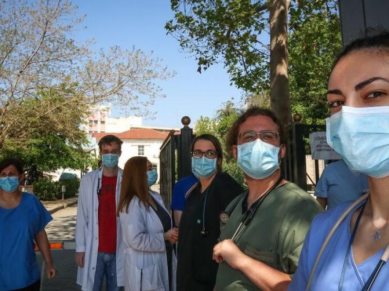 Εργαζόμενοι στα νοσοκομεία: Διαμαρτυρία στις πύλες των νοσοκομείων