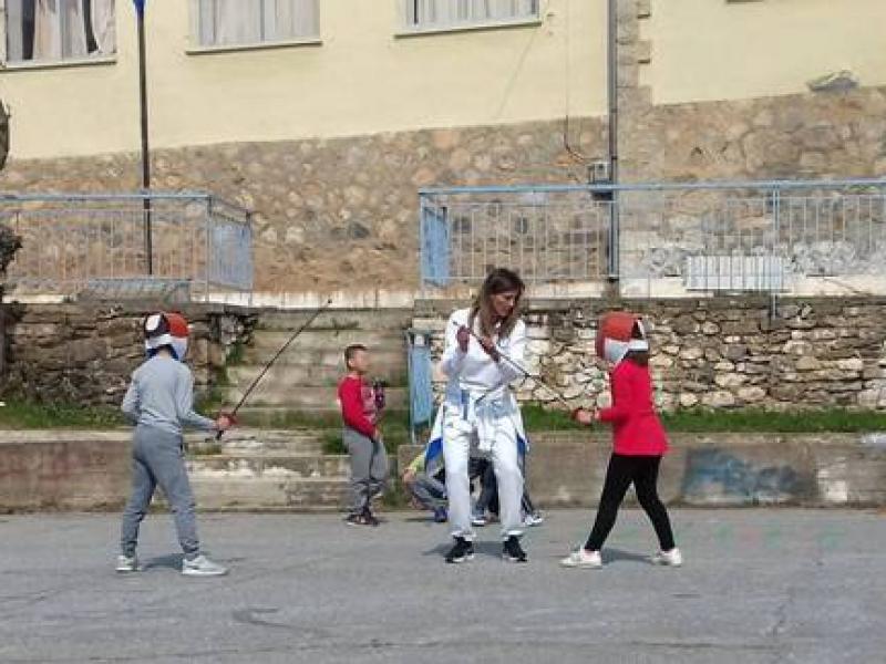 Διαμαρτυρία γονέων για το κλείσιμο του ιστορικού σχολείου Πολυποτάμου