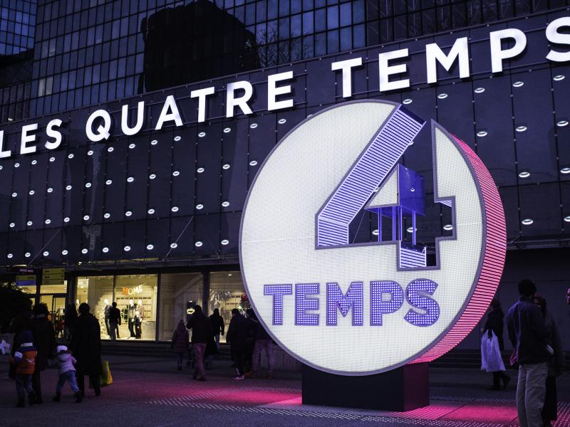 Συναγερμός στο Παρίσι: Εκκενώνεται εμπορικό κέντρο