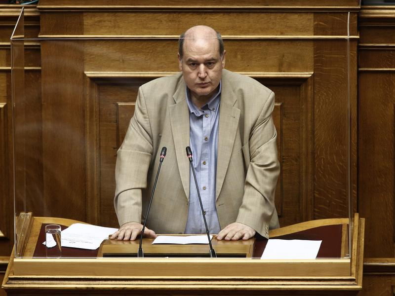Φίλης: Λείπουν χιλιάδες πανεπιστημιακοί; Ας προσλάβουμε αστυνομικούς
