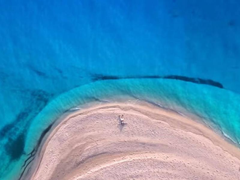 ΣΥΡΙΖΑ για σλόγκαν τουρισμού της κυβέρνησης: Κλεμμένο από διαφήμιση καλλυντικών