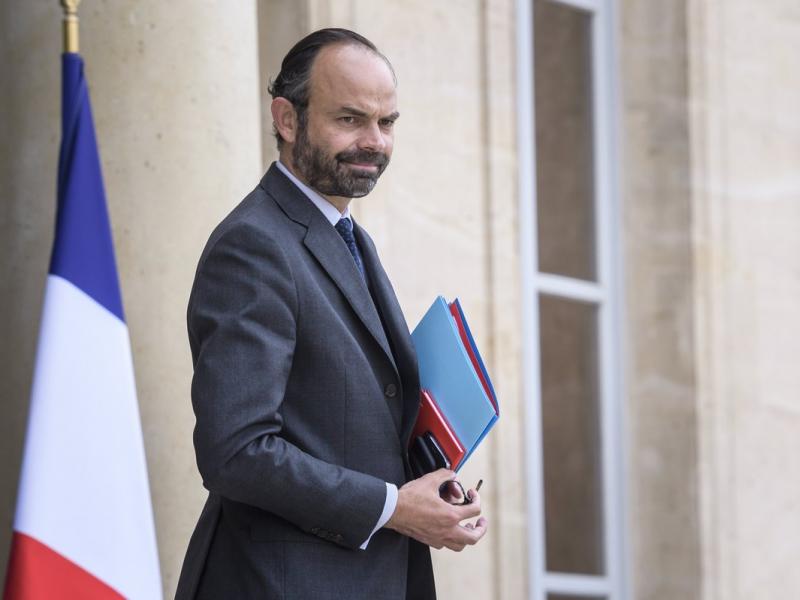 Γαλλία: Παραιτήθηκαν ο πρωθυπουργός και η κυβέρνηση
