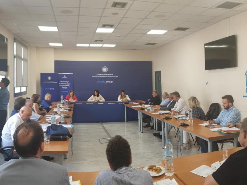 Σύσκεψη Κεραμέως-Ζαχαράκη με Περιφερειακούς Διευθυντές Εκπαίδευσης για διορισμούς, προσλήψεις και νέα σχολική χρονιά