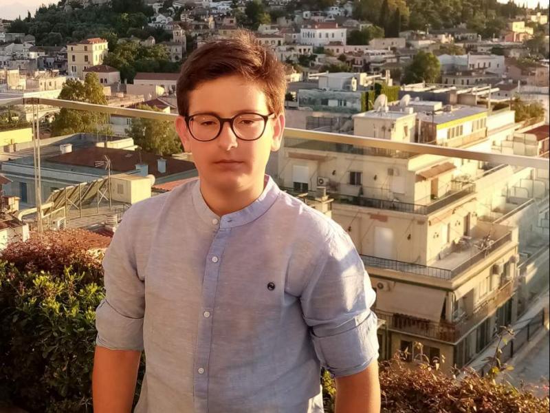 Ο 13χρονος Έλληνας μαθητής που κατάκτησε το πρώτο βραβείο σε διεθνή διαγωνισμό ποίησης